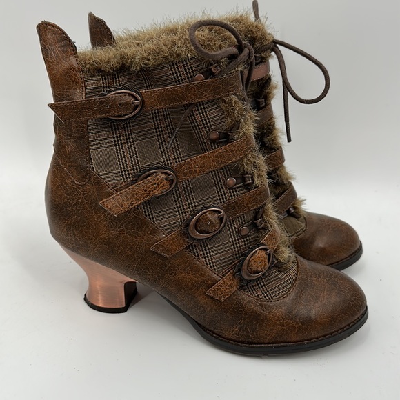 Hades Shoes - Hades Boots size 9 Leather Fur buckle booties